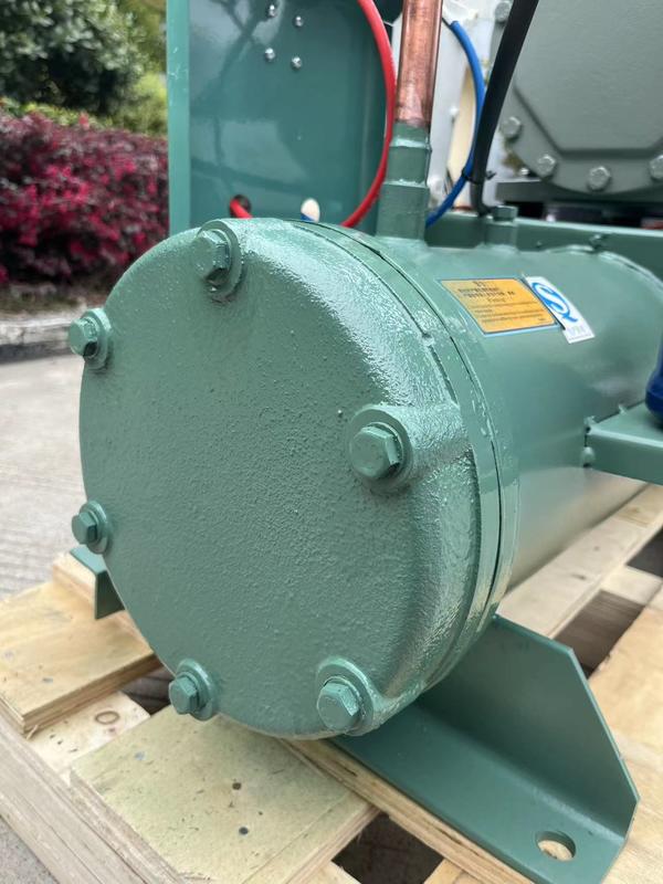 Unità condensante raffreddata ad acqua da 5HP con condensatore a fascio tubiero ad acqua di mare per cella frigorifera 220V 3PH 60HZ